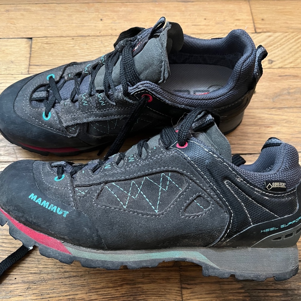 Women’s gore-tex hiking shoes